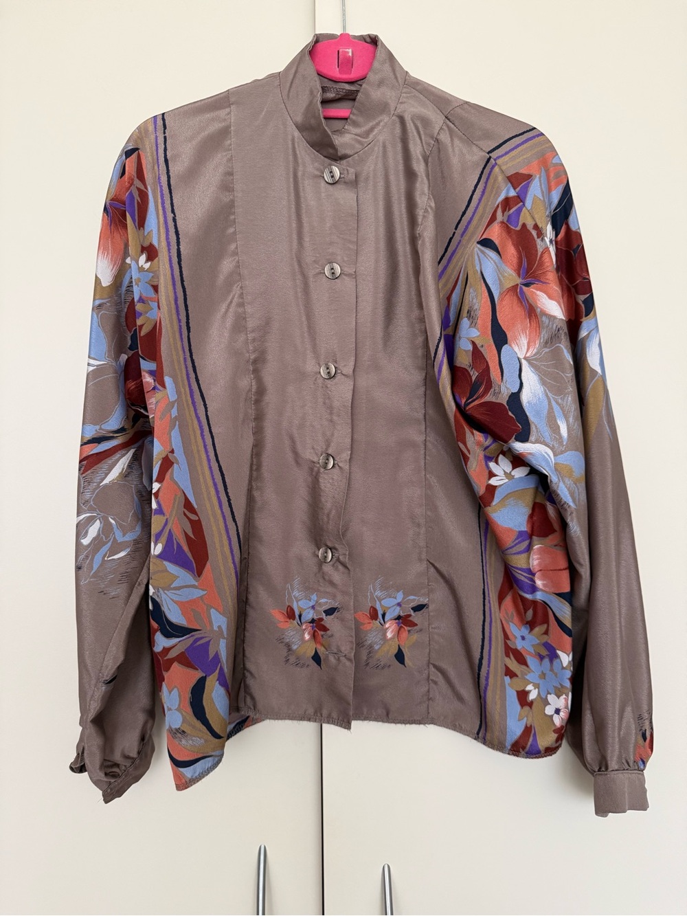 Vintage HighNeck Floral avant garde Satin Flowy Button up Blouse Taupe M/L Dries
